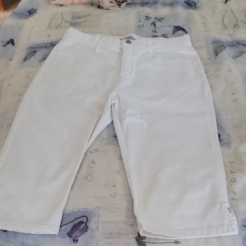 White Cropped Pants